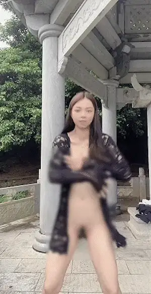[11V/80MB]推特西西团队圆乳小师妹【安慕曦】7月VIP户外露出反差裸舞